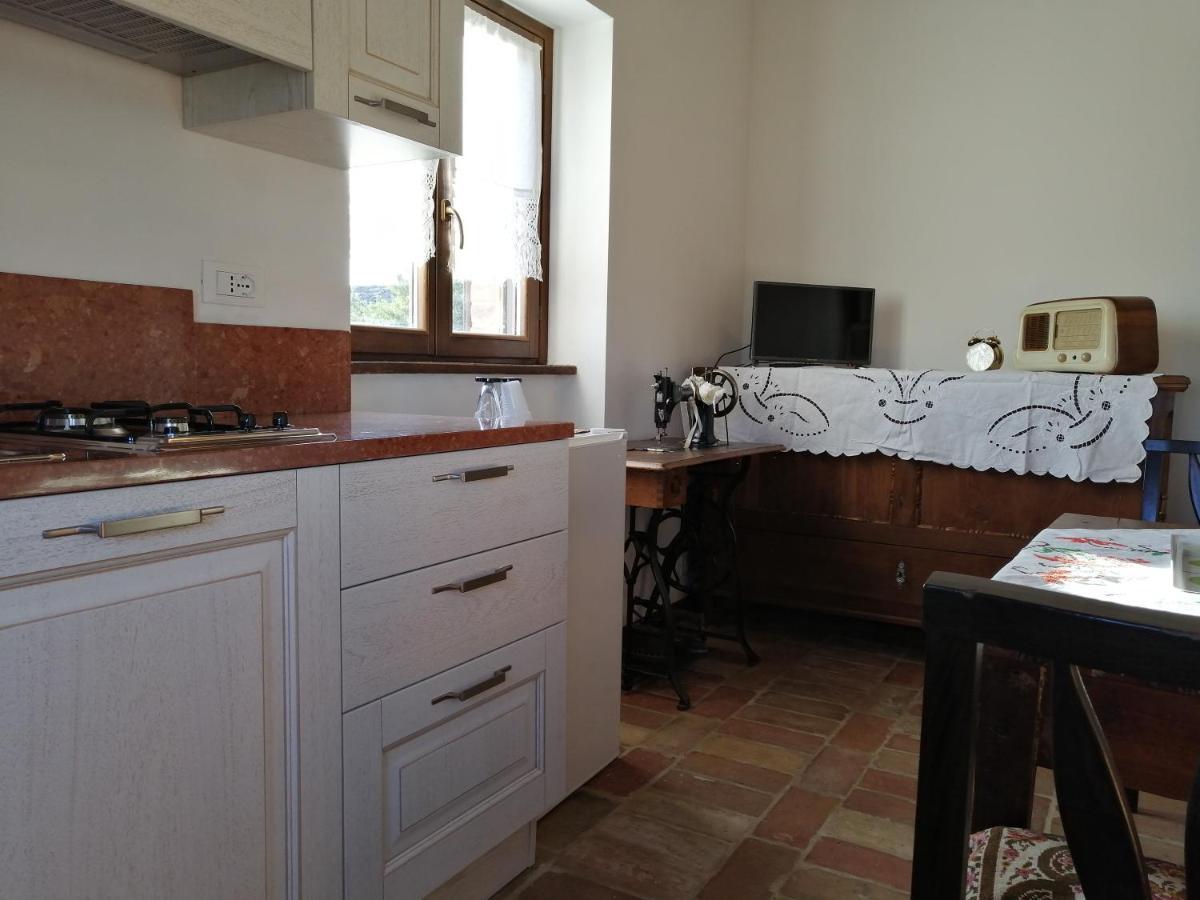 Casale San Martino Agriturismo Bio Sant'Angelo in Pontano Bagian luar foto