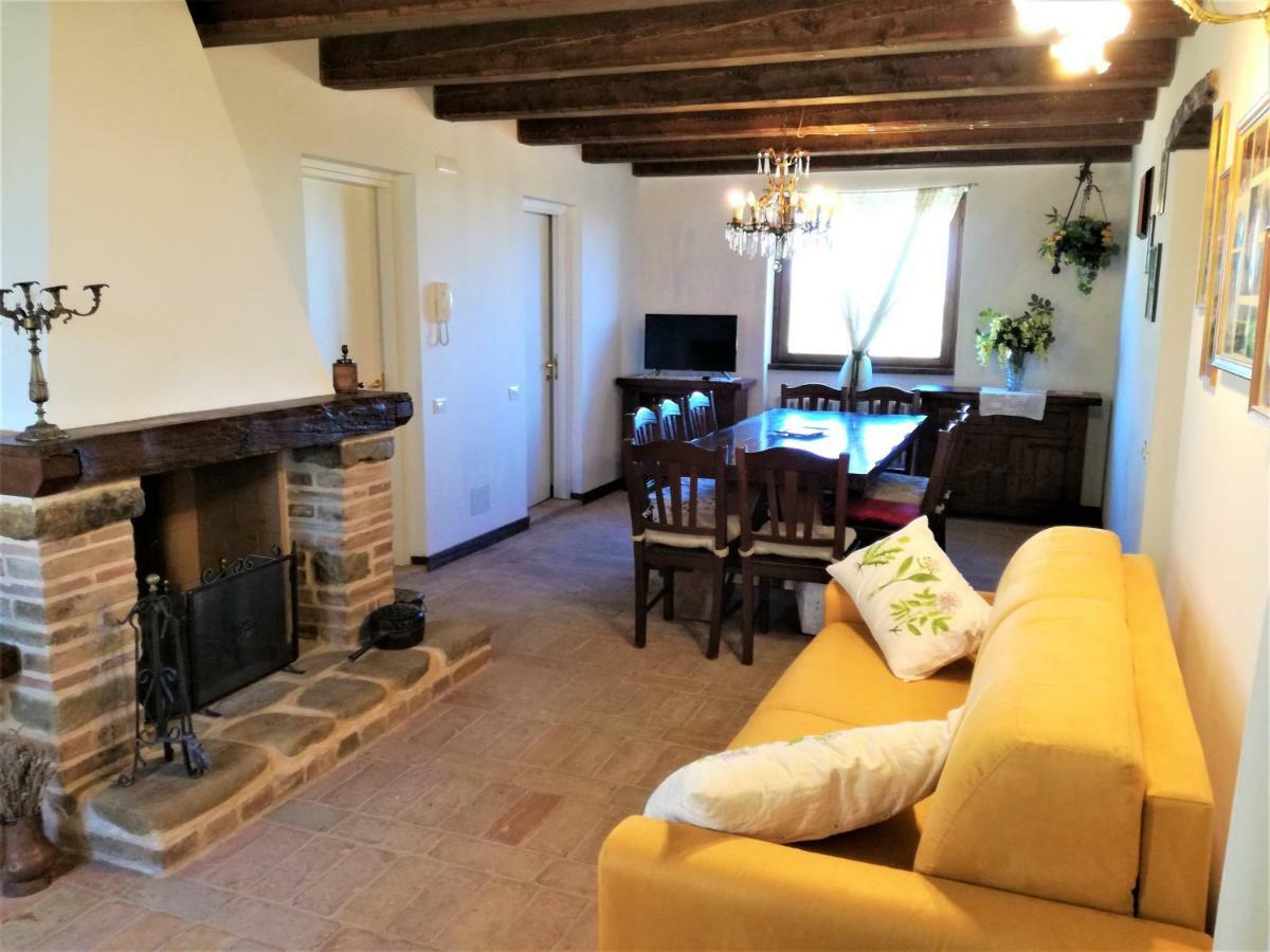 Casale San Martino Agriturismo Bio Sant'Angelo in Pontano Bagian luar foto