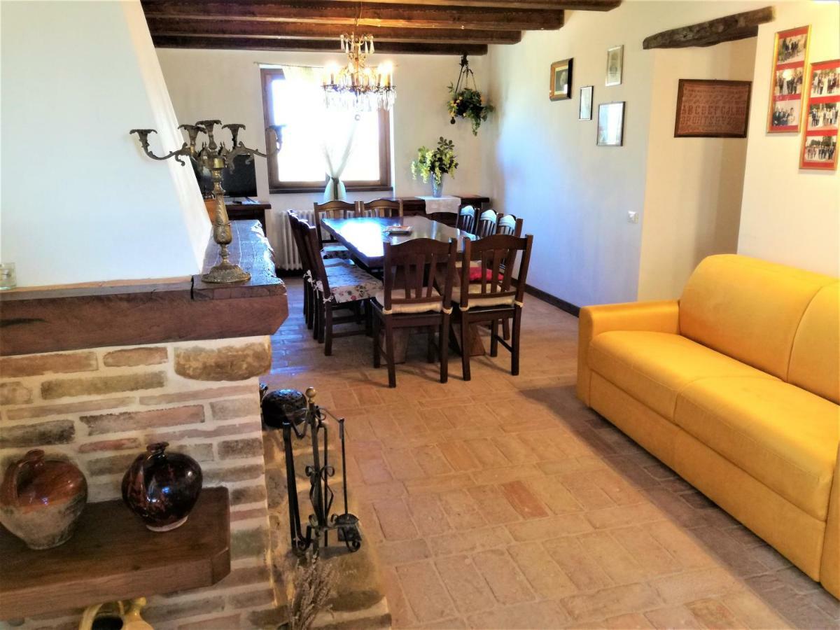 Casale San Martino Agriturismo Bio Sant'Angelo in Pontano Bagian luar foto